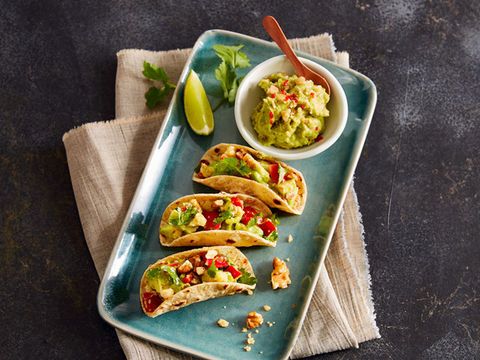 Walnuss-Avocado-Taco mit Paprika